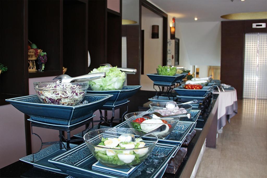 Maninarakorn Hotel Chiang Mai Exterior photo