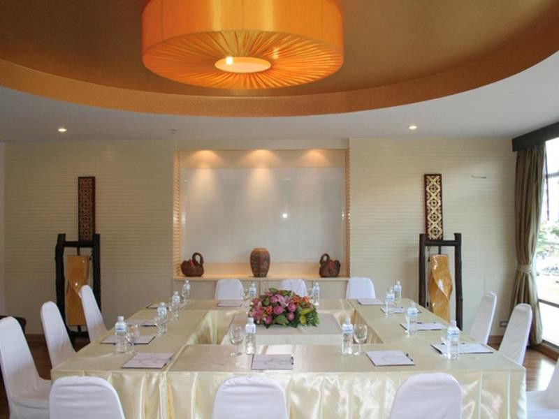 Maninarakorn Hotel Chiang Mai Exterior photo
