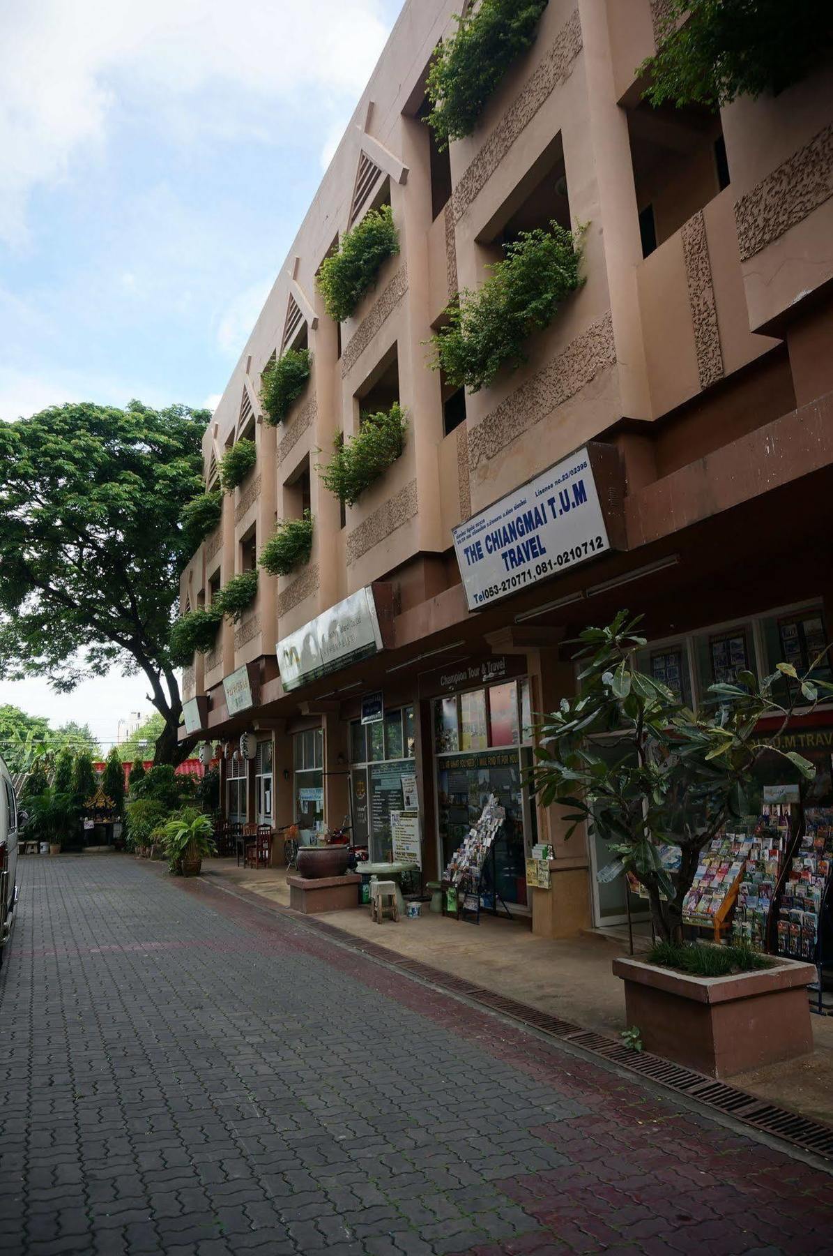 Maninarakorn Hotel Chiang Mai Exterior photo