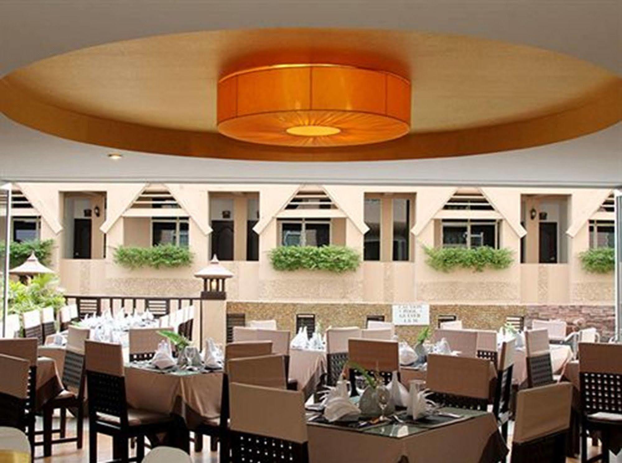 Maninarakorn Hotel Chiang Mai Exterior photo