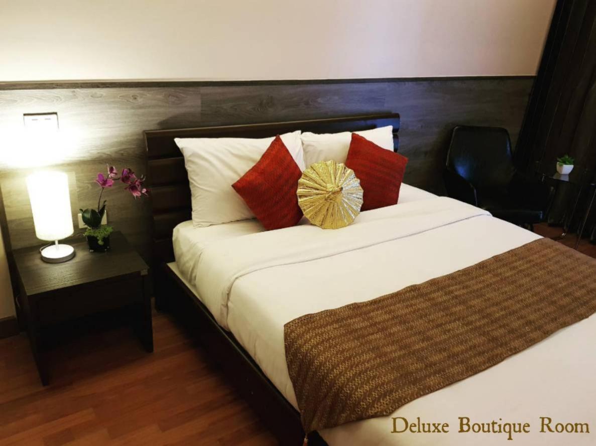 Maninarakorn Hotel Chiang Mai Exterior photo